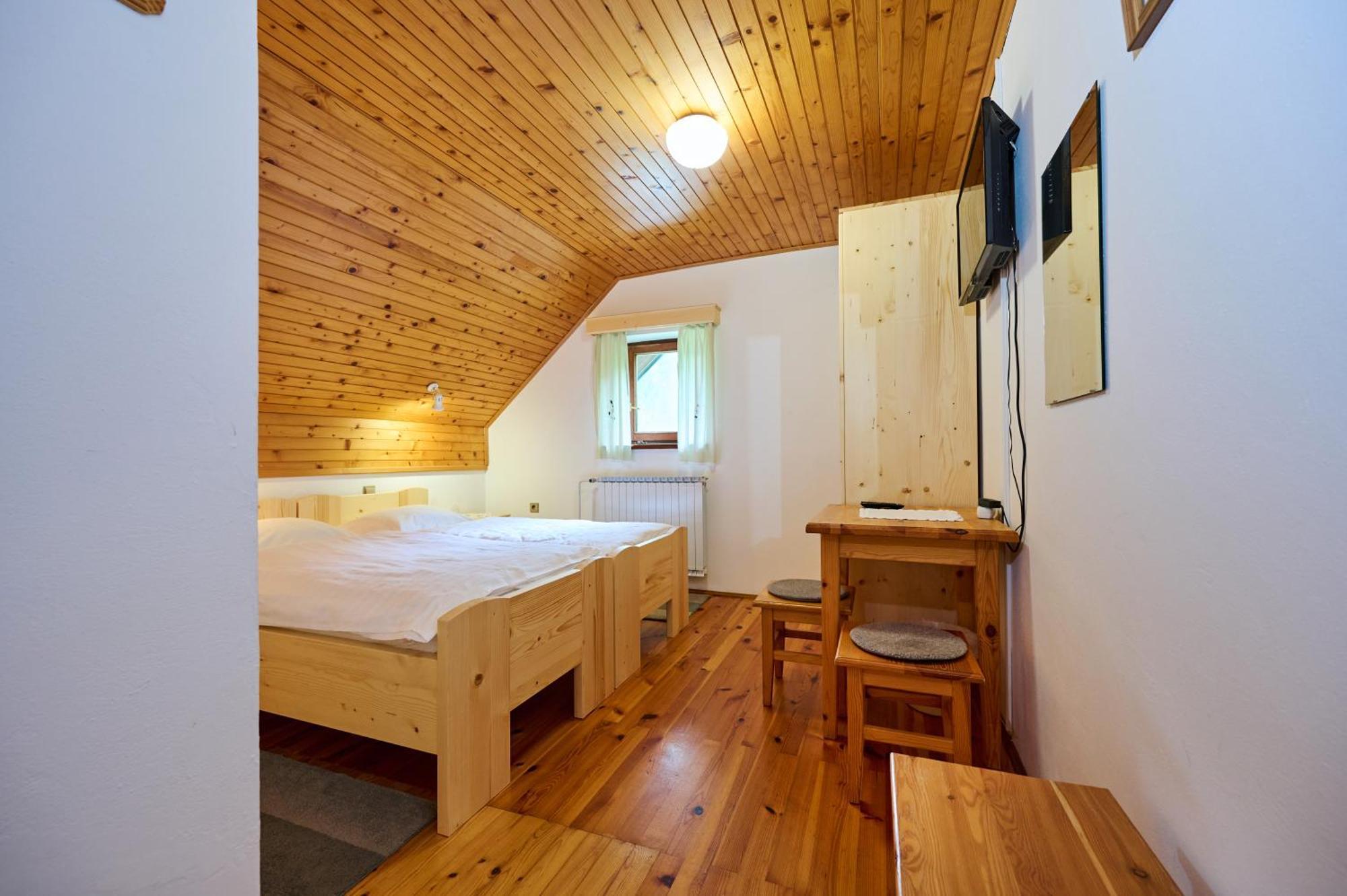 The Farmhouse Bevsek Osep Solcava Bagian luar foto